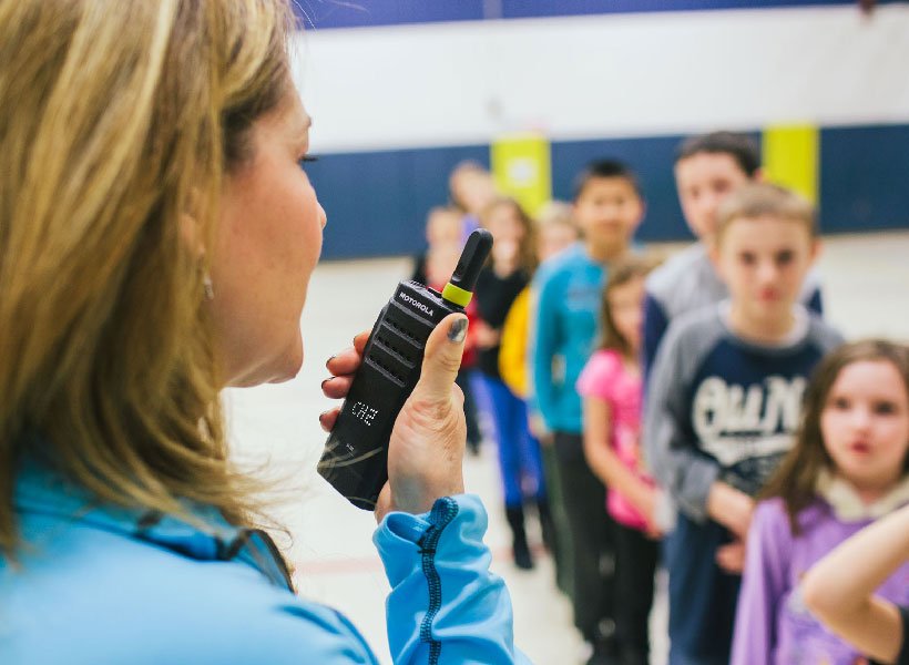 segurança nas escolas com radiocomunicação